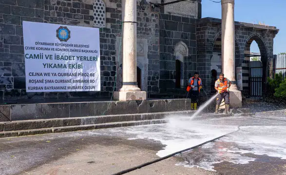 Diyarbakır'da camiler bayram namazına hazırlanıyor