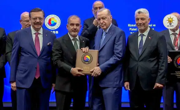 İdris Alan Ankara’da Cumhurbaşkanı Erdoğan’dan şeref beratını aldı