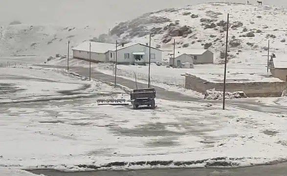 Van Gürpınar’da mevsim şaşırdı mayıs ayında kar yağdı