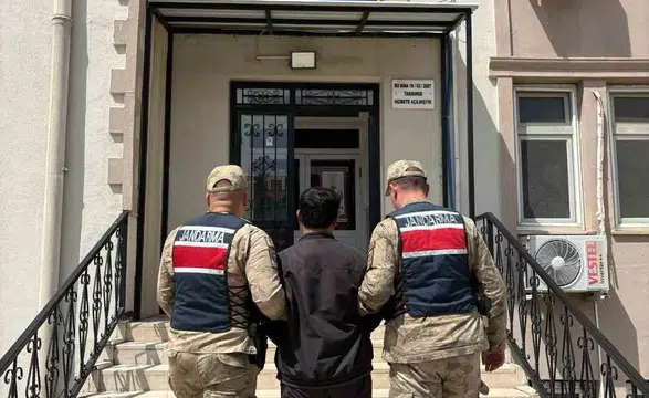 Şanlıurfa’da aranan hırsız jandarma operasyonuyla yakayı ele verdi