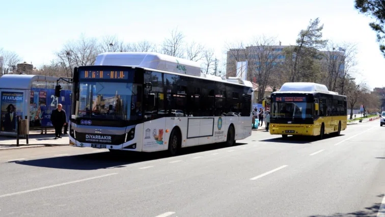 Diyarbakır'da şehir içi ulaşımda iki hatta takviye yapıldı
