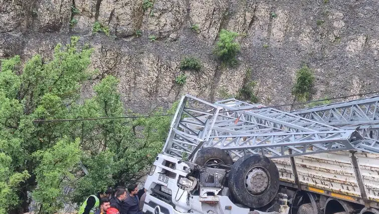 Şırnak yolunda feci kaza Kamyon şoförü hayatını kaybetti