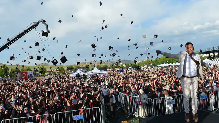 Mardin Artuklu Üniversitesi 8 bin mezunuyla yarına uğurladı