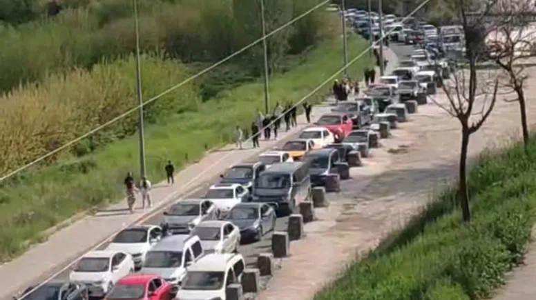 Diyarbakır’da bayram yoğunluğu trafiği kilitledi