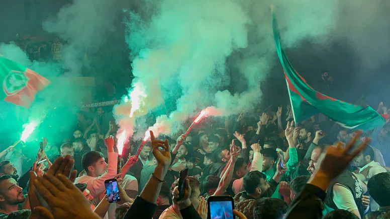 Amedspor'un zaferini halk kutladı