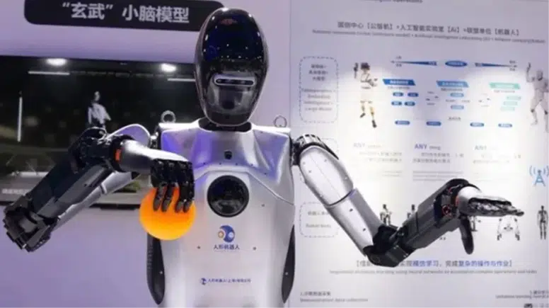 Duyguları ifade edebilen robot görücüye çıktı