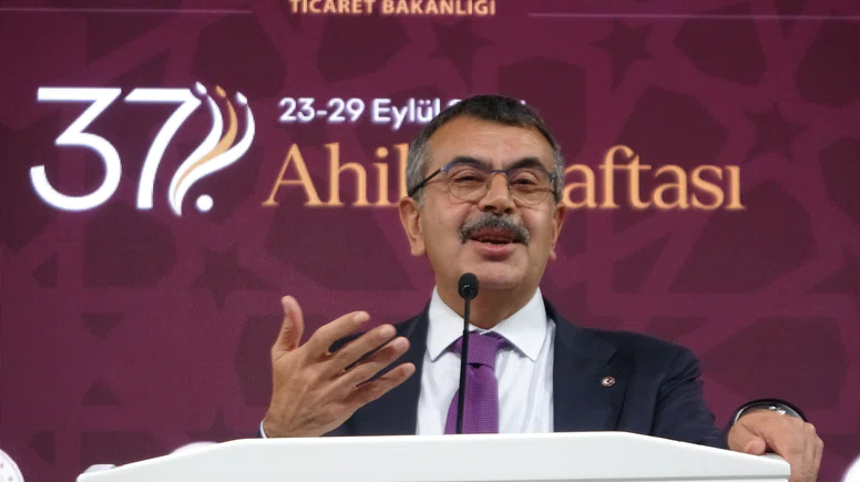 Bakan Tekin: Müfredatı hafiflettik, sınavları kaldırmıyoruz