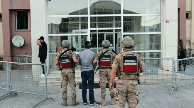 Hakkari’de 50 şüpheliden 11’i tutuklandı