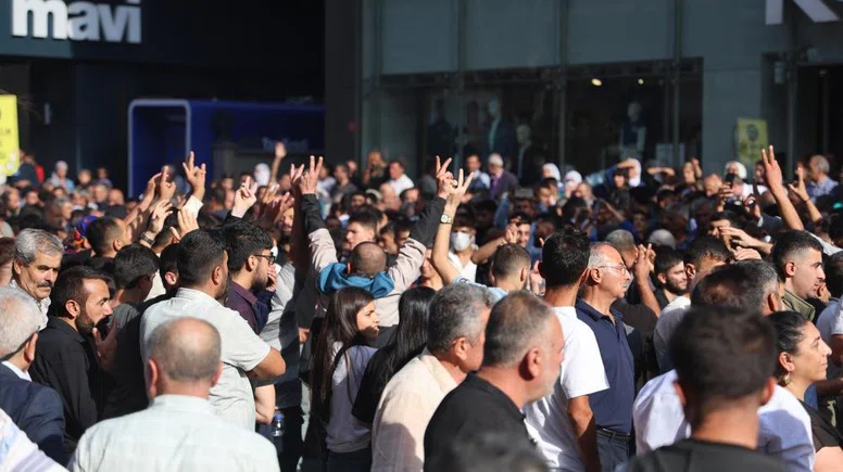 Diyarbakır'da DEM Parti'nin mitingi nedeniyle 15 kişi daha gözaltına alındı
