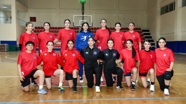 Kadınlar hentbolda Diyarbakır Büyükşehir 1. Lig'e yürüyor