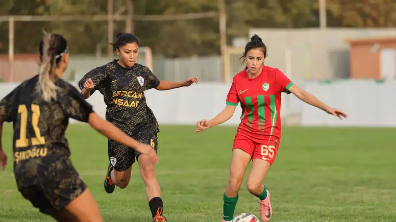 İstanbul deplasmanında gövde gösterisi: Amedspor Kadın Futbol Takımı rakiplerine sahayı dar etti