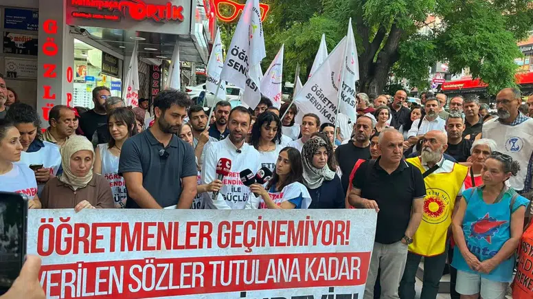 Öğretmenlerin açlık grevi 13. gününde: "Haklarımız iade edilsin"