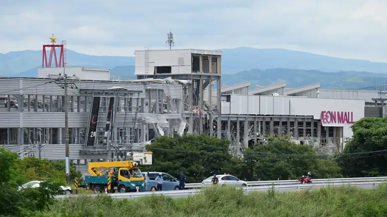 Japonya'da deprem felaketi: 72 saatlik kritik yarışta bilanço ağırlaşıyor