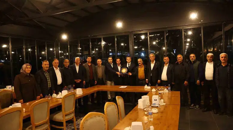Bingöl Belediye Başkanı Arıkan muhtarlarla bir araya gelerek projeleri değerlendirdi
