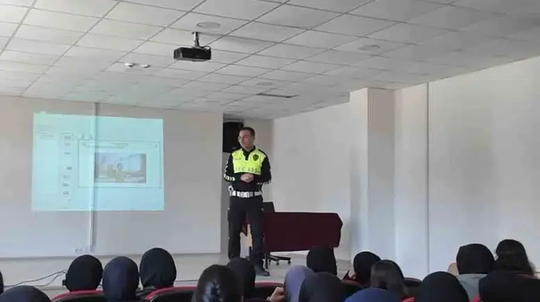 Bingöl'de öğrencilere trafik güvenliği eğitimi verildi