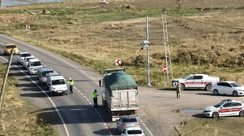 Malazgirt yolunda jandarmadan havadan trafik denetimi