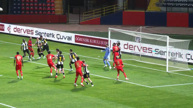 Mardin 1969 Spor evinde Manisa FK engelini iki golle aştı