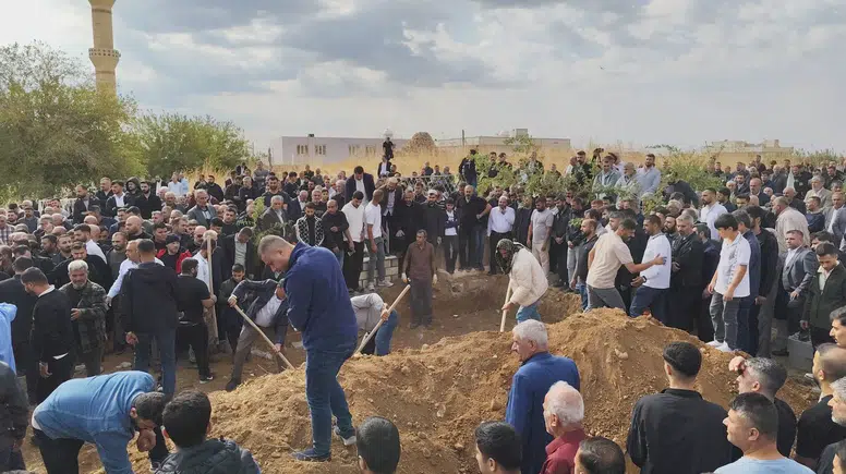 Nusaybin'de su kanalına uçan otomobilde hayatını kaybeden 6 kişi toprağa verildi
