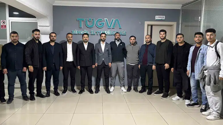 AK Parti İl Başkanı Yılmaz Seven gençlerle bir araya geldi