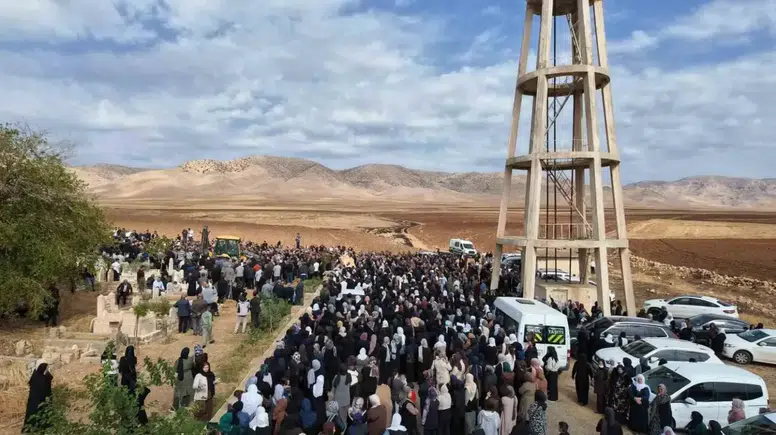 Mardin'de su kanalına düşen araçtaki 6 kişilik aile son yolculuğuna uğurlandı