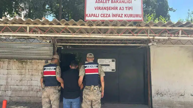 Viranşehir'de aranan hükümlü jandarmanın operasyonuyla yakalandı