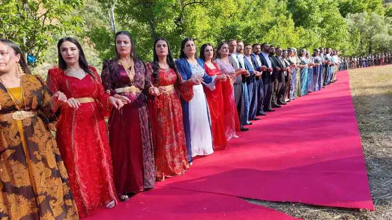 Şırnak Uzungeçit düğünleri artık yollarda değil özel alanda yapılıyor