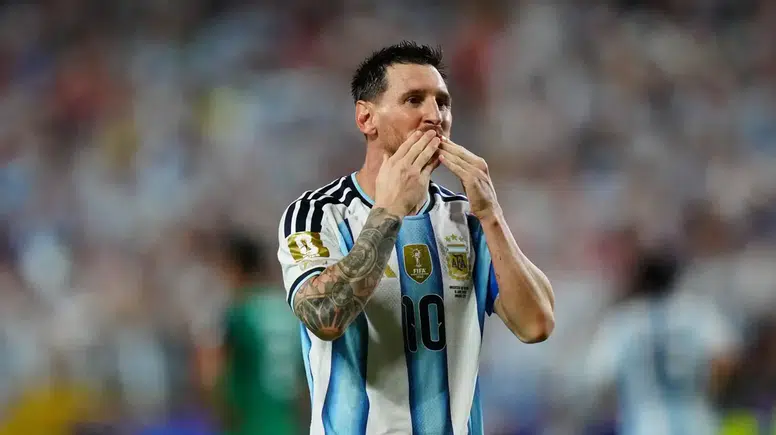 Yaşlı kurt sahneye çıktı, rekorları altüst etti: Messi'den Cezayir'e hat-trick şovu