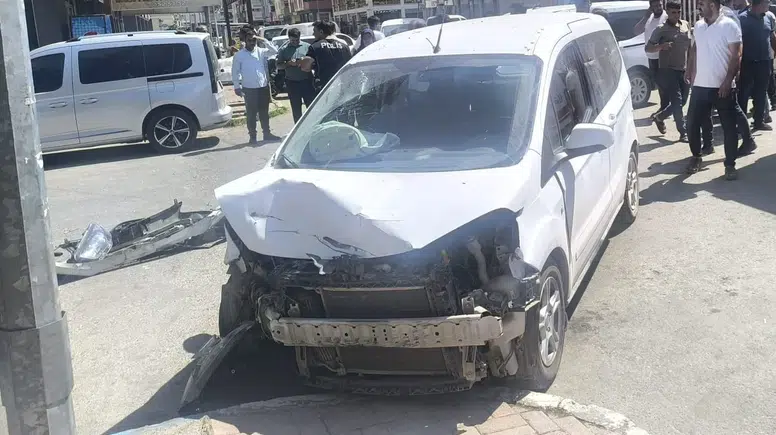 Şanlıurfa Birecik’te kavşak kazası kamerada