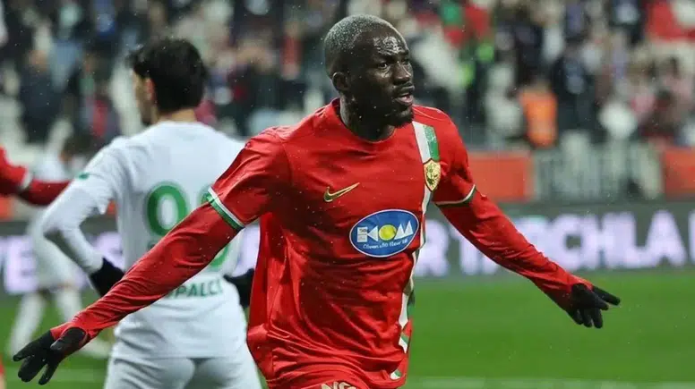Amedspor'da Afena-Gyan defteri kapandı: Teknik heyetten gelen rapor yönetimin kararını değiştirdi