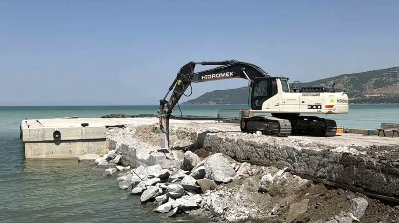 Tatvan sahilinde bulunan eski iskele modern bir görünüme kavuşuyor