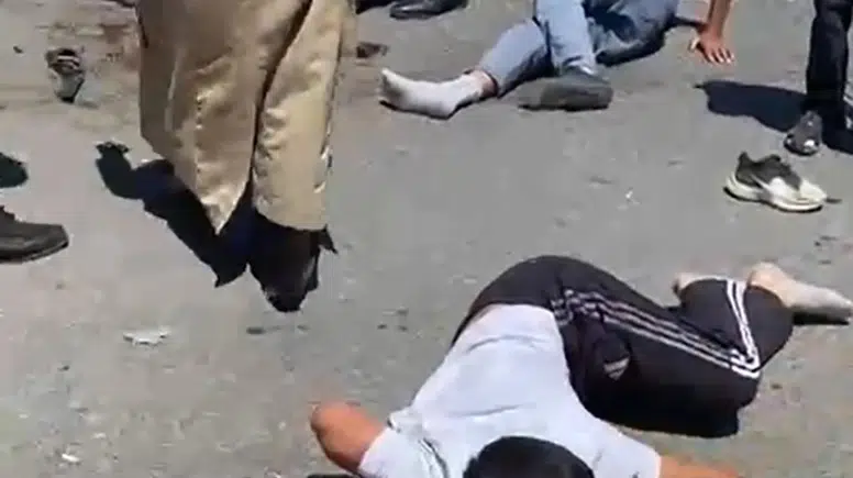 Patnos ilçesinde çocuklara çarpan sürücü olay yerinden hızla uzaklaştı