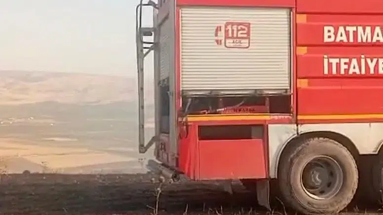 Beşiri ilçesindeki tarım arazilerinde çıkan yangın kontrol altına alındı