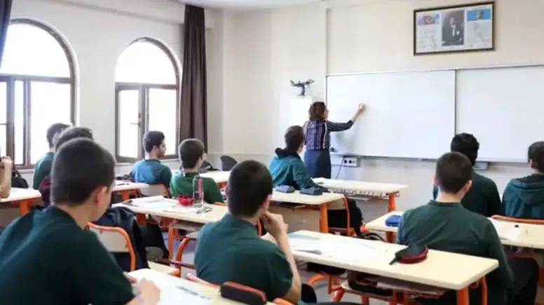 Okullarda yeni dönem: MEB düğmeye bastı, eğitim sisteminde taşlar yerinden oynuyor