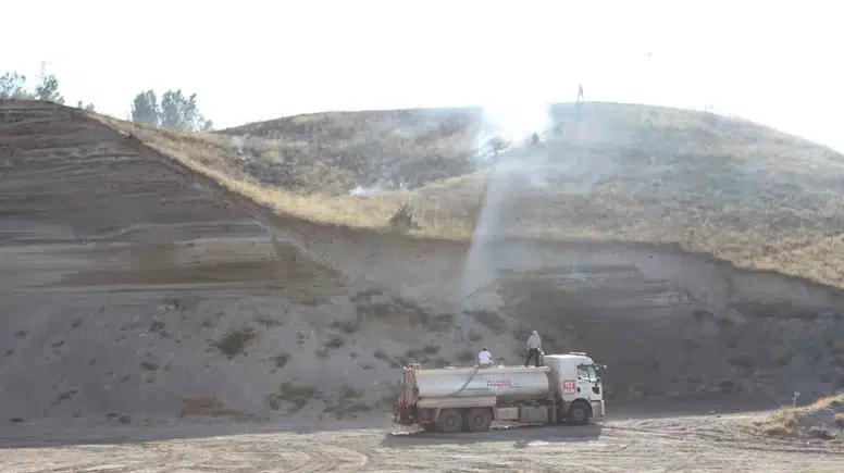 Ahlat'ta otluk alanda yangın paniği itfaiyenin hızlı müdahalesiyle söndü