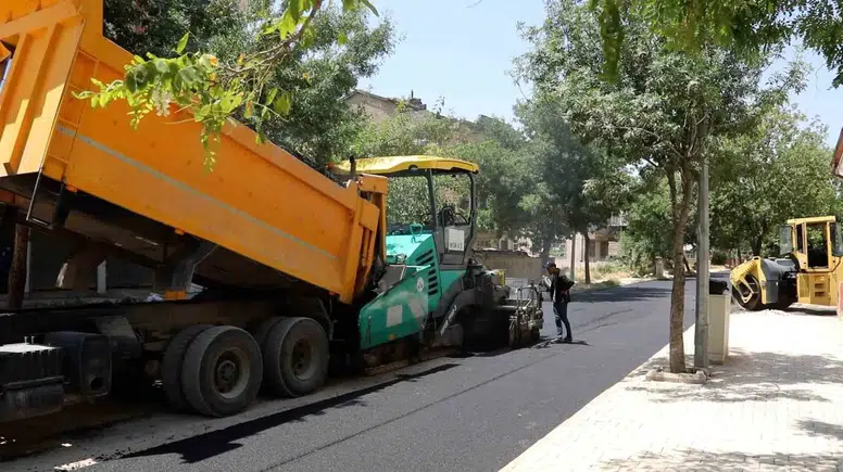Sanayi Mahallesi yeni yollarına ve kaldırımlarına kavuştu
