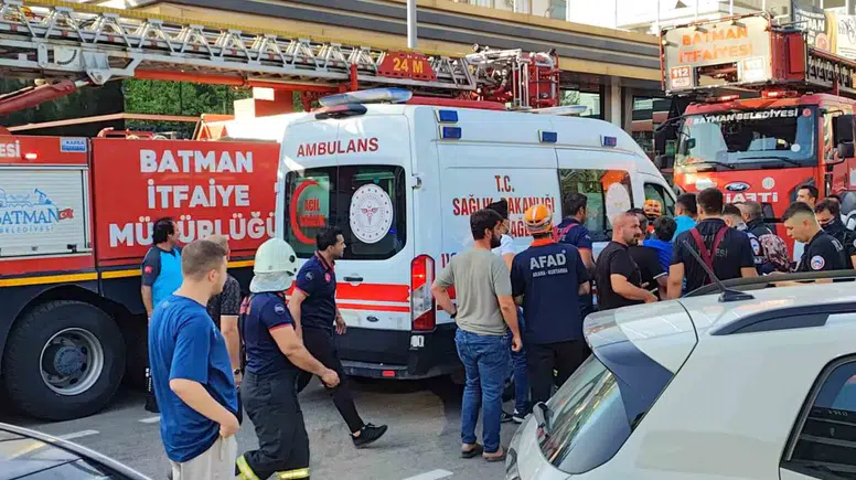 Batman'daki yangında Bakan Şimşek'in yeğeni Emine Yağni can verdi