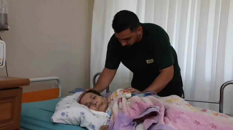 Aşçılığı bıraktı, 3 yıldır annesinin her anında yanında