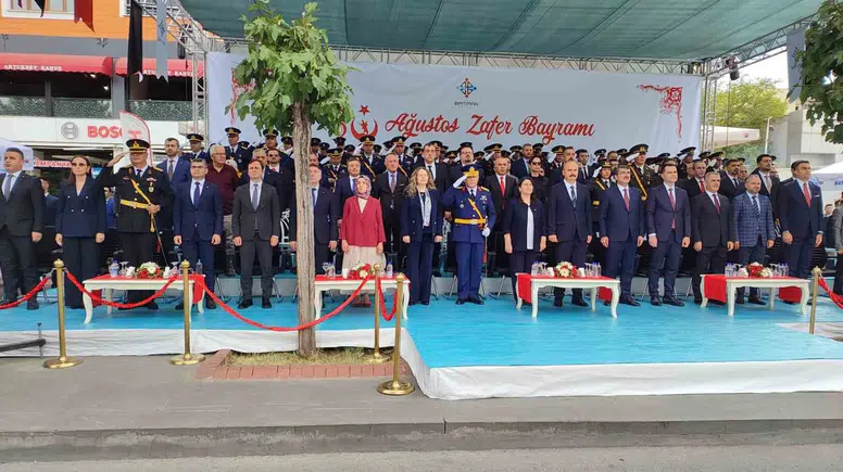 Batman 30 Ağustos’ta birlik ve beraberlik mesajlarıyla doldu