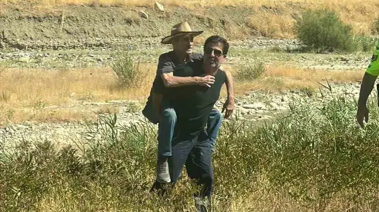 Korkut'ta kontrolden çıkan araç dere yatağına devrildi