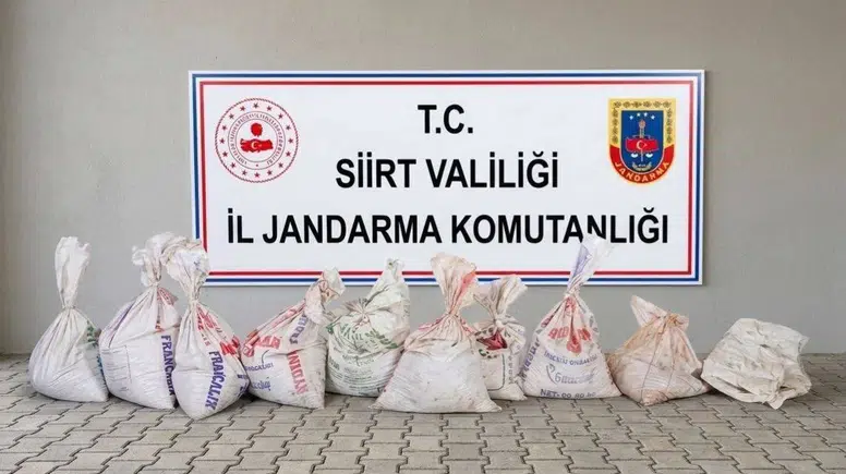 Siirt'te 300 kilo fıstık çalan hırsızlar fabrikada suçüstü yakalandı