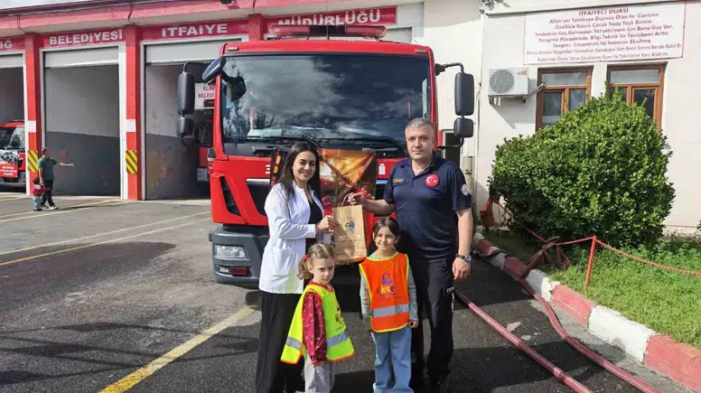 Elazığ Belediyesi İtfaiye Haftası kapsamında ücretsiz fidan dağıtıyor