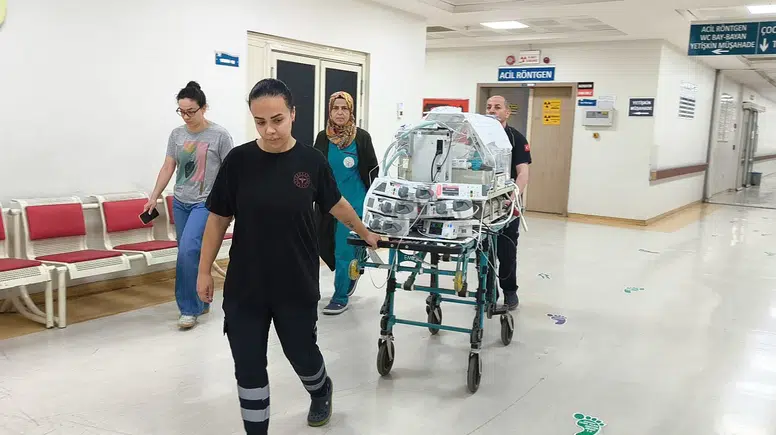 Siirt'te kalp rahatsızlığı bulunan 8 günlük bebek ambulans uçakla Ankara'ya gönderildi