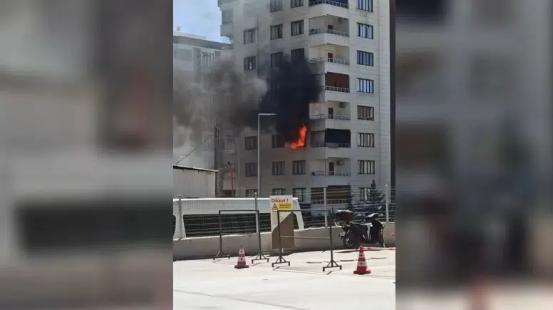 Şanlıurfa'da sekiz katlı binada korkutan yangın paniği