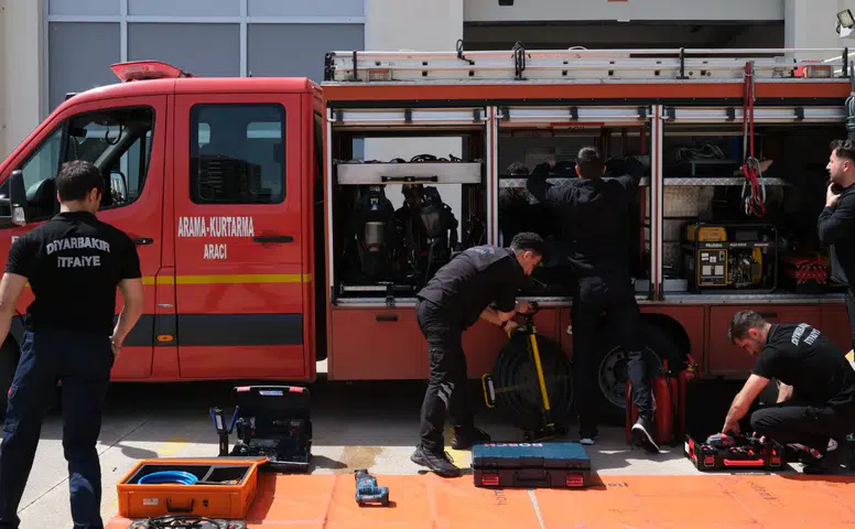 Diyarbakır’da saniyelerle yarış: İtfaiye ekipleri kazalara anında müdahale ediyor