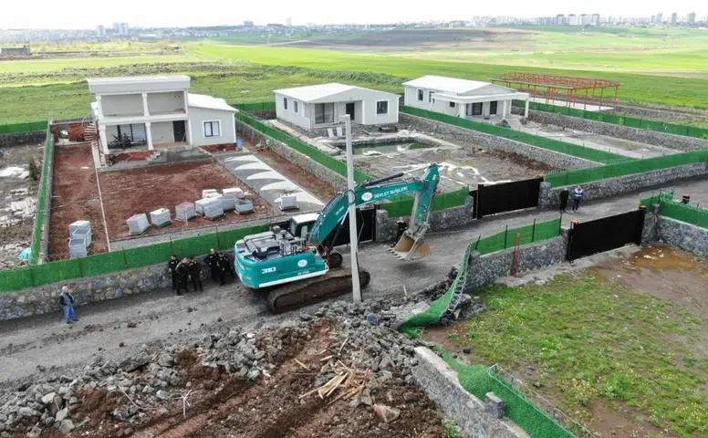 Diyarbakır’da kaçak yapı operasyonu: 13 villa yıkılıyor