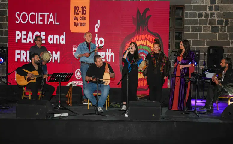 Diyarbakır’da Toplumsal Barış ve Özgürlük Forumu çok dilli konserle sona erdi
