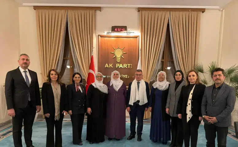 Siyasetin gündeminde dikkat çeken buluşma: Barış Anneleri'nden AK Parti'ye anlamlı ziyaret