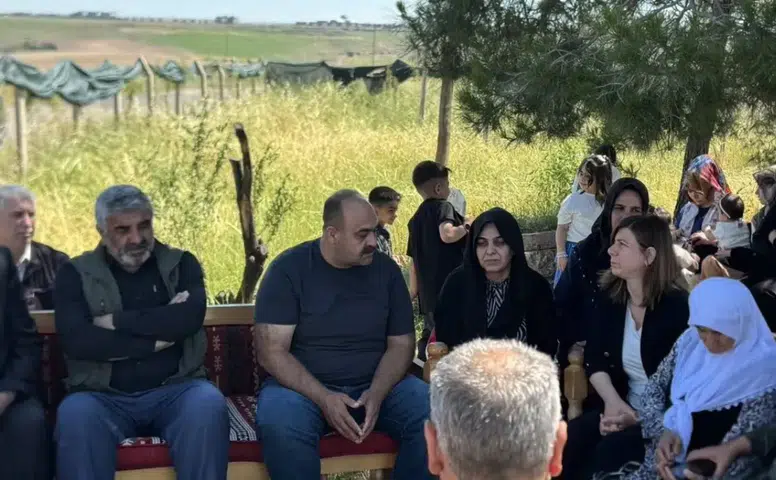 Rojin Kabaiş’in babası Narin Güran’ın mezarını ziyaret etti