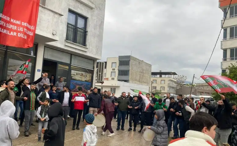 Bursa’da Amedspor coşkusu: Sokaklar bayram yerine döndü