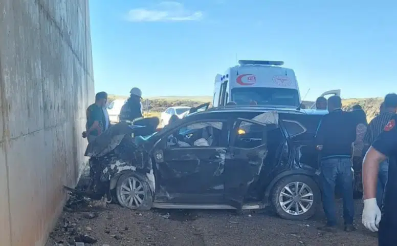 Diyarbakır’da trafik kazası: Aynı araçta 5 kişi yaralandı